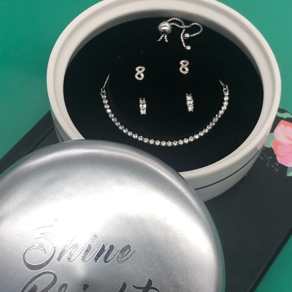 Pandora Shine Bright earrings & bracelet gift set